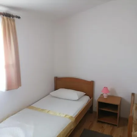 Libertas Apartment *