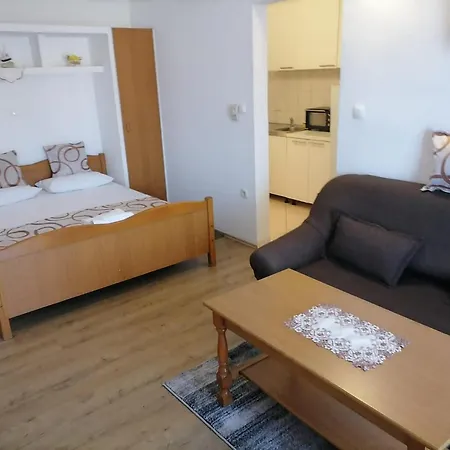 Libertas Apartment *